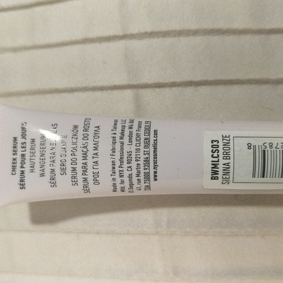 Luminous cheek serum - Picture 2 of 3